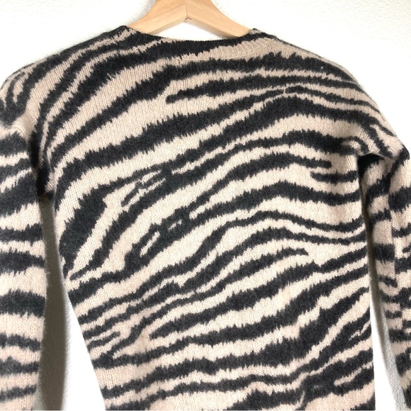 Magaschoni Animal Print 100% Cashmere Crewneck Sweater XS Tan Black Zebra - Picture 12 of 16